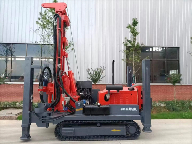 Good Quality Yuchai Diesel Engine Drilling rig Made In China 220 m Steel Crawler Water Well Drilling Rig 