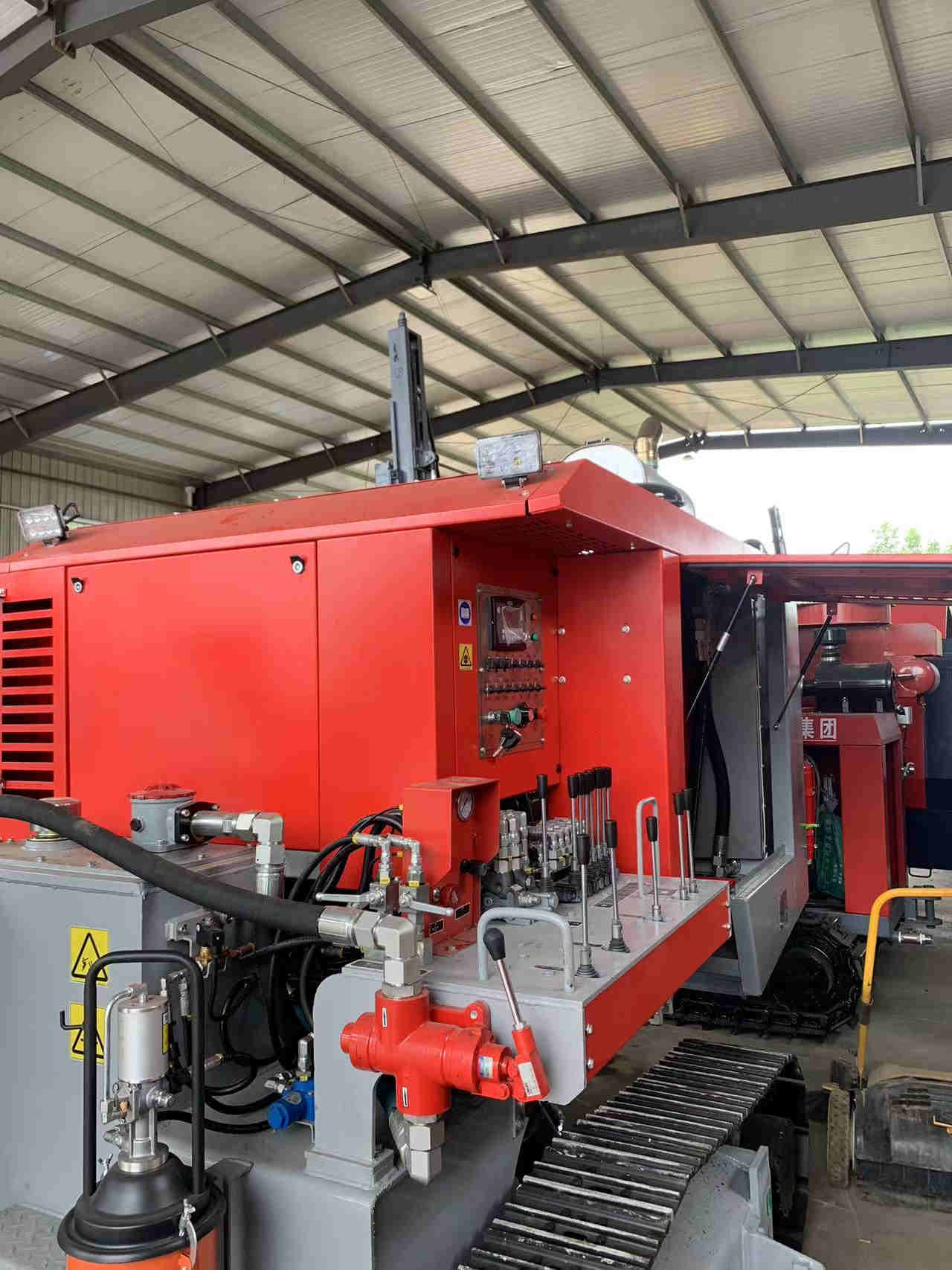 Factory direct sales DTH 30m drilling rig hydraulic crawler for mining