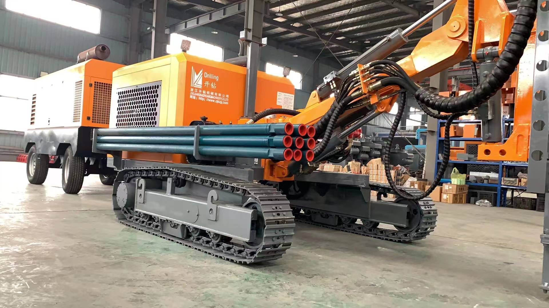 YL420S 78KW Power Crawler type Rock Blasting Drilling Rig Diesel Drilling Rig 