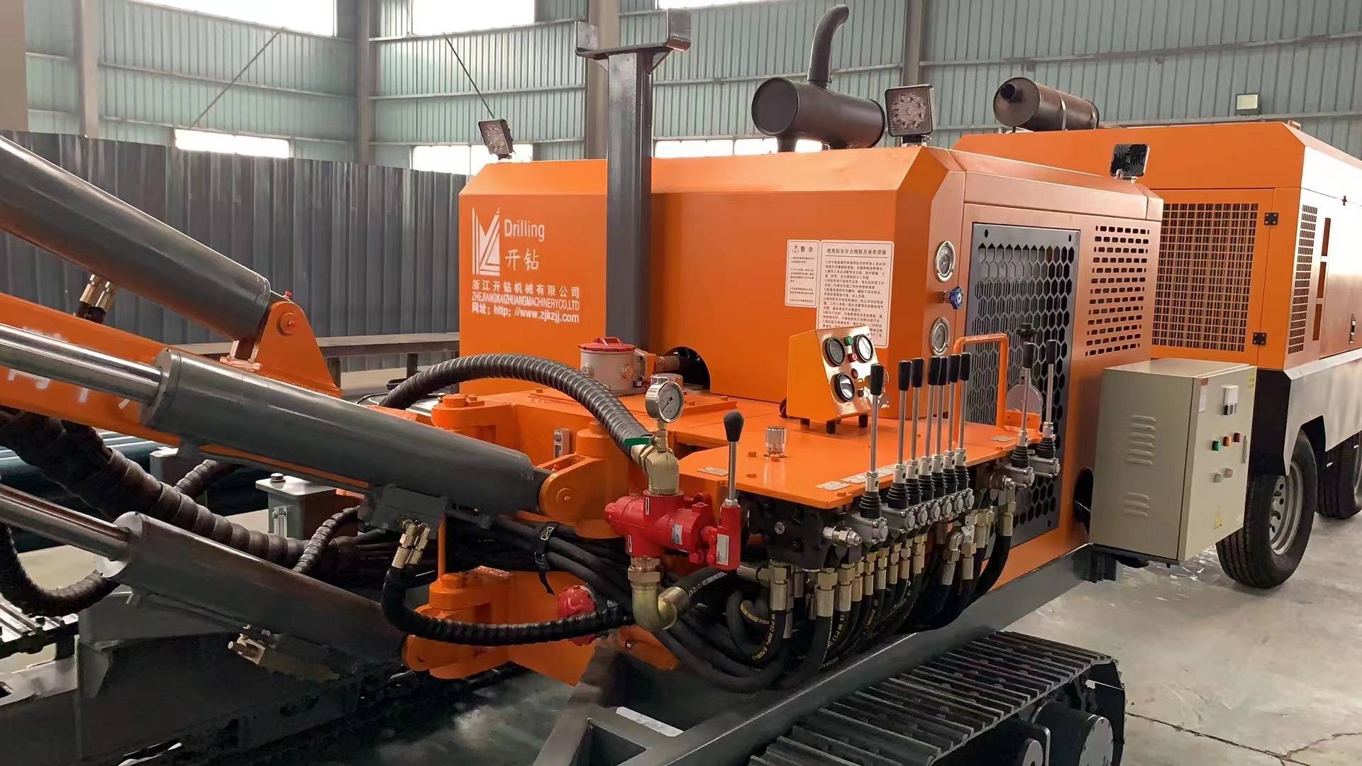 YL420S 78KW Power Crawler type Rock Blasting Drilling Rig Diesel Drilling Rig 