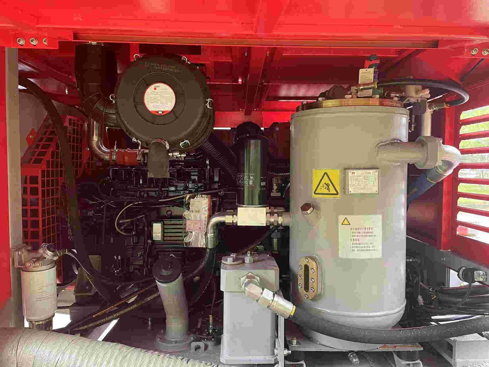 Factory direct sales DTH 30m drilling rig hydraulic crawler 154kw for mining